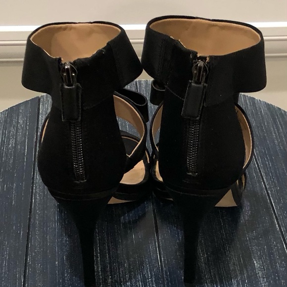 BCBGMAXAZRIA Satin Bow Heels - Picture 4 of 5